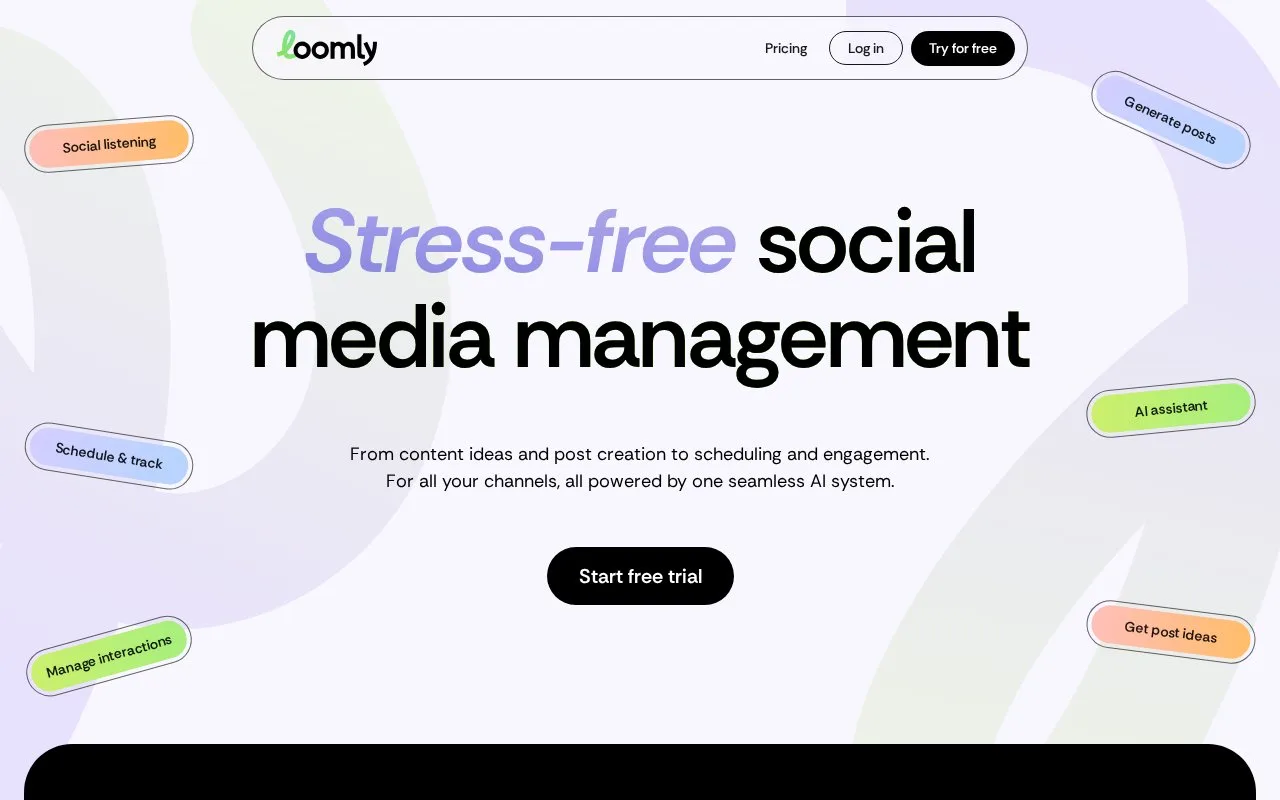 Screenshot of the Loomly homepage